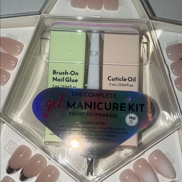The Complete Gel Manicure Kit - Press-On Nails